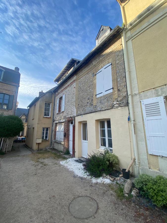 Charmante Maison Au Coeur De Villerville Buitenkant foto